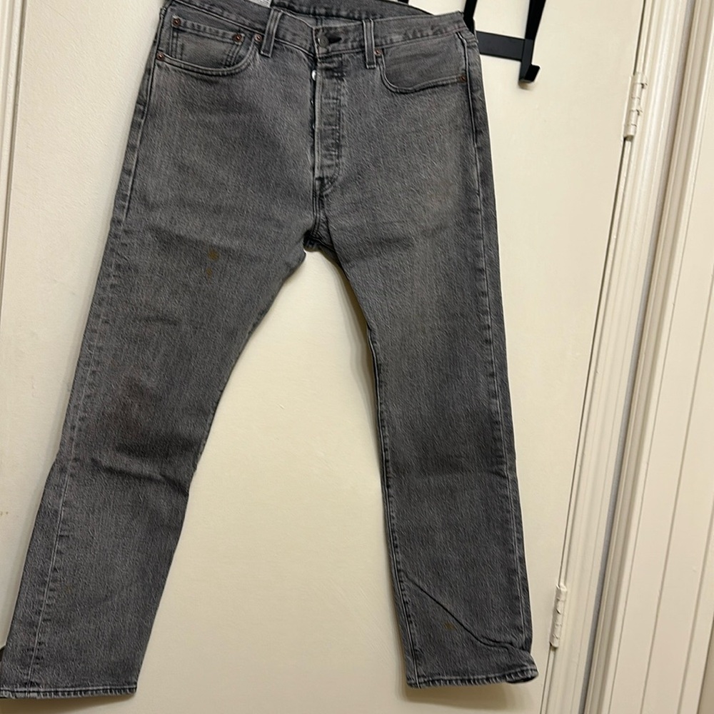 Gray loose fitting Levi’s 501 jeans W33 L29